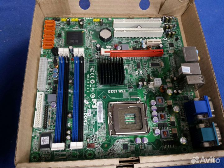 Мат платы 775 4 слота m-atx