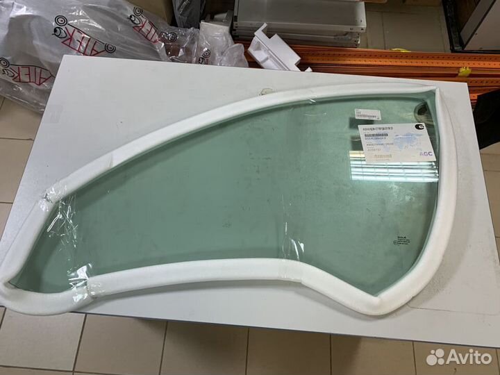 Стекло передней левой двери Audi A3 98-2003