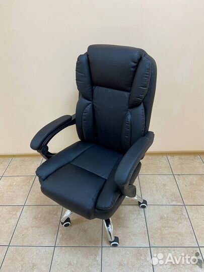 Кресло офисное Экокожа с подушкой
