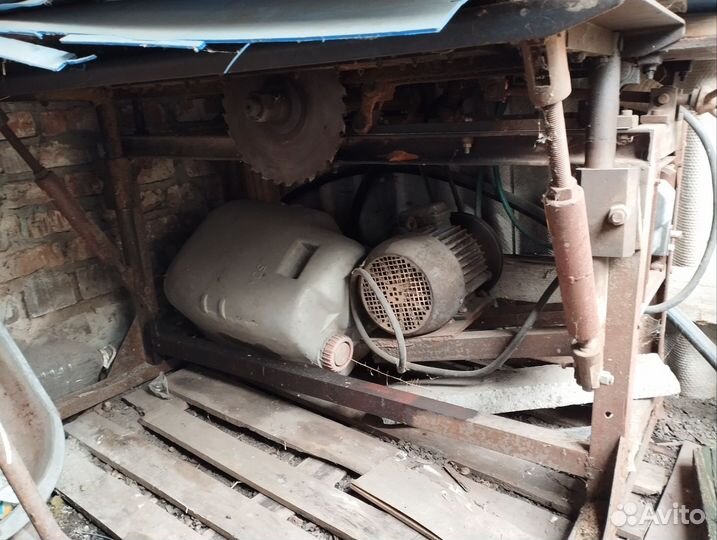 Циркулярная пила с фуганком