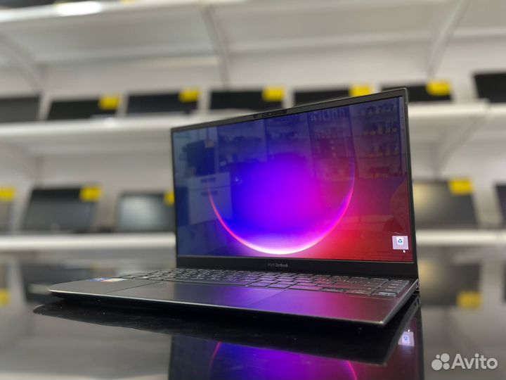 Мощный ноутбук Intel Core i5-1135g7/oled/DDR4-8