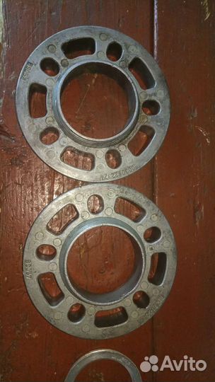 Оригинальные проставки колёсного диска Lorinser