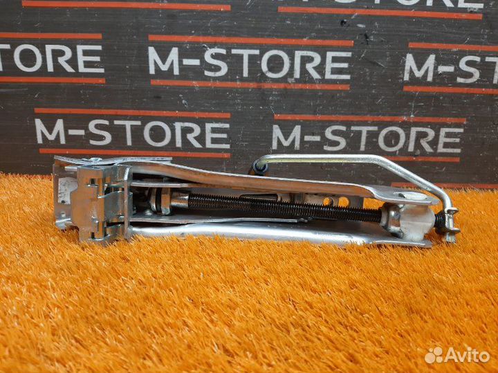 Домкрат Audi A4 B7/8E ALT 2007