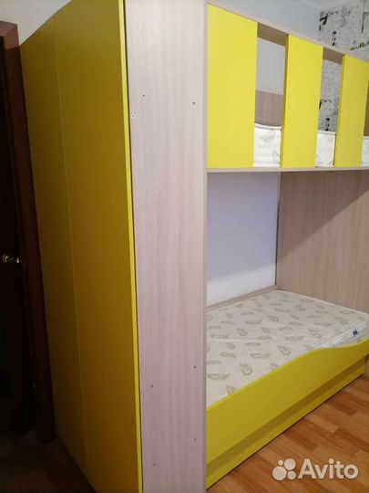 Детская двухъярусная кроватка