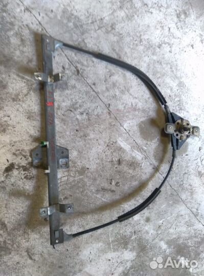 Стеклоподъемник передний Форд Фиеста3 3door