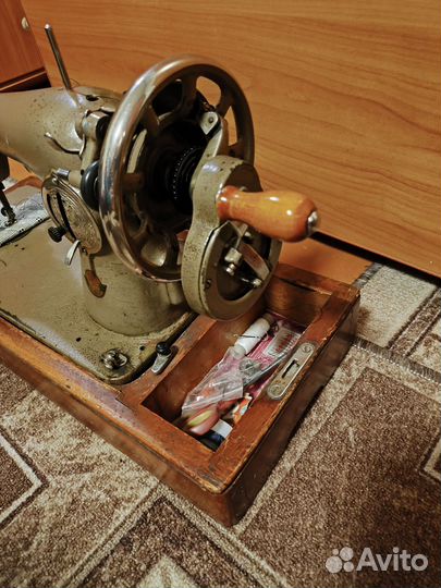 Продам швнйную машину