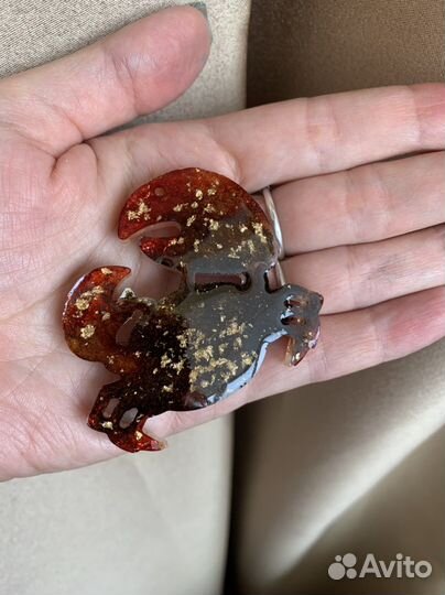 Брелки, кулоны