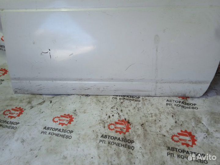 Дверь боковая передняя правая Nissan Laurel