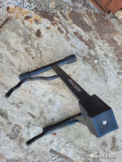 Складная стойка для гитары