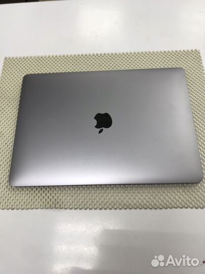 Macbook Air 13 Retina 2020 Intel Core i3 256SSD