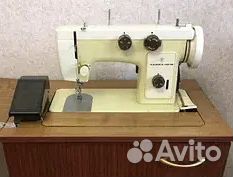 Швейная машина Чайка 142