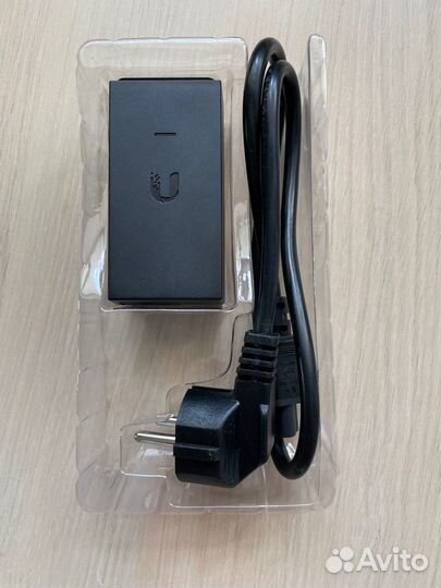Инжектор PoE Ubiquiti POE-24-12W