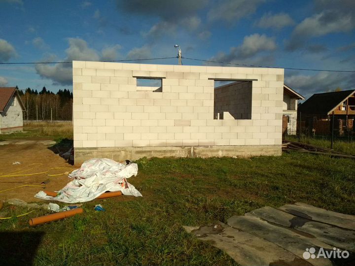 Бригада строителей