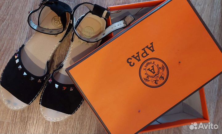 Босоножки 39