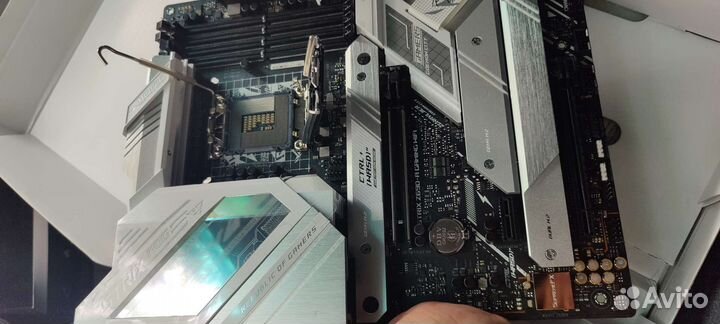 Материнская плата asus ROG strix Z690-A gaming