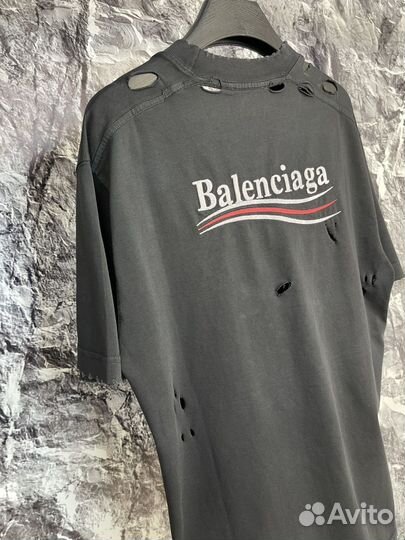 Футболка Balenciaga