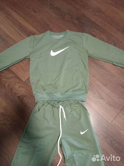 Костюм спортивный