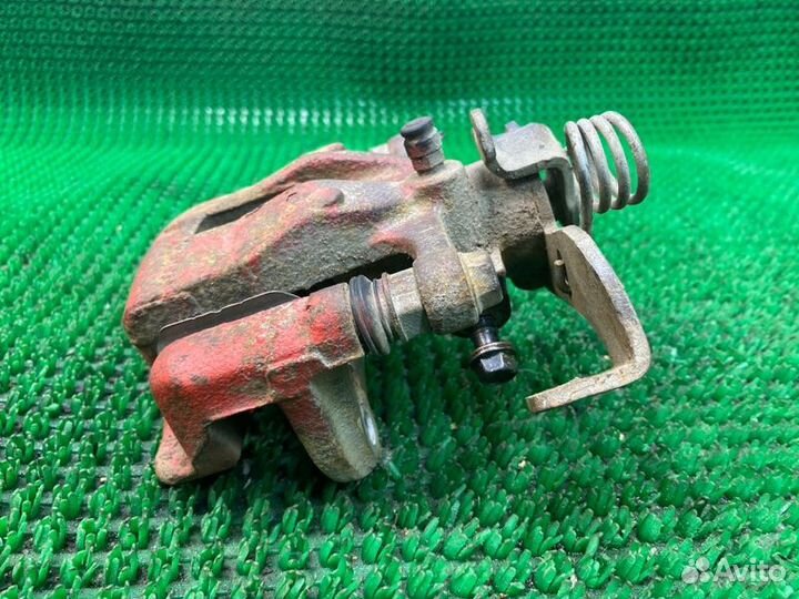 Суппорт задний правый Hyundai Solaris RB G4FC 2012