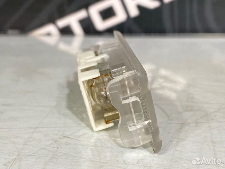 Плафон салона Audi A8 D3 BFM 2005