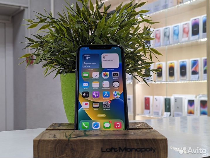 iPhone 11, 64 ГБ