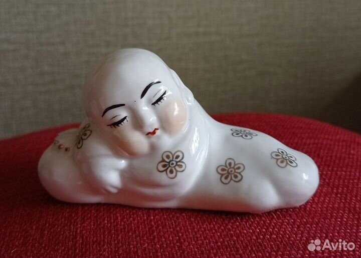 Китайские фарфоровые статуэтки