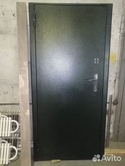 Дверь входная металлическая
