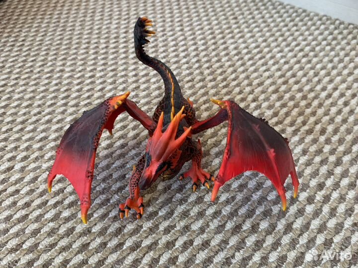 Фигурки драконов коллекционные