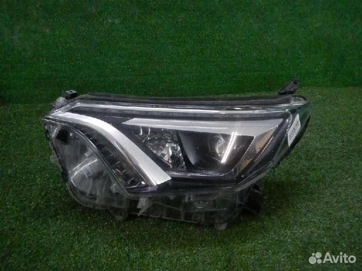 Фара левая Toyota RAV4