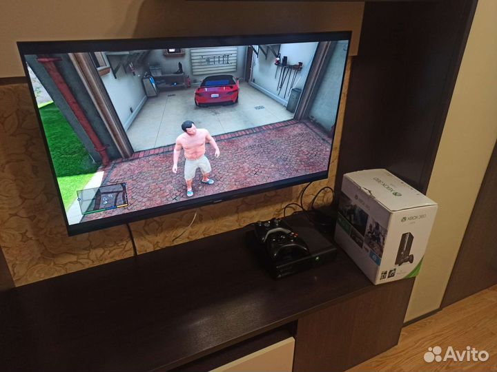 Xbox 360E + freeboot