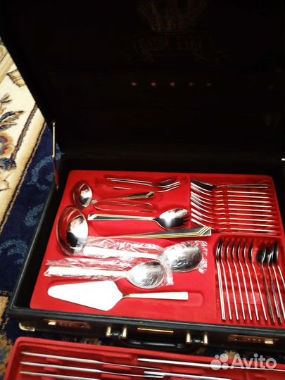 Набор столовых приборов из 72 предметов
