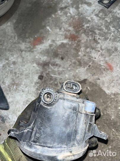 Фара противотуманная правая Toyota Corolla ZRE151