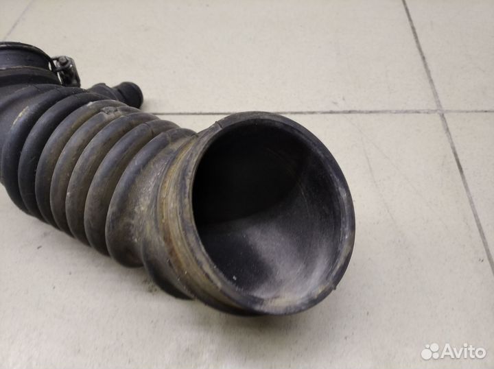 Патрубок воздушного фильтра Pajero/Montero Sport