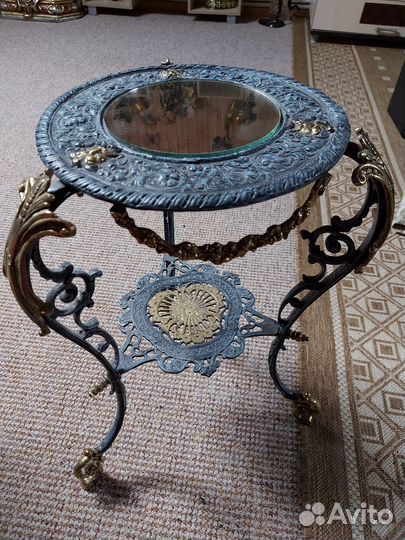 Подставка кованая напольная для интерьера