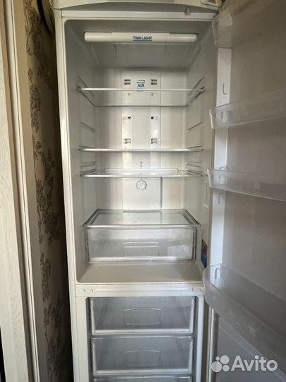 Холодильник бу indesit
