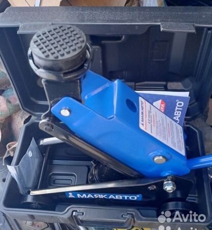 Домкрат подкатной 2,5 тонны