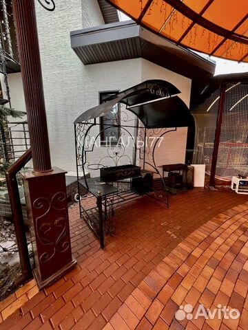 Мангал с крышей