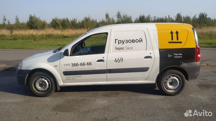 Водитель на личном грузовом авто