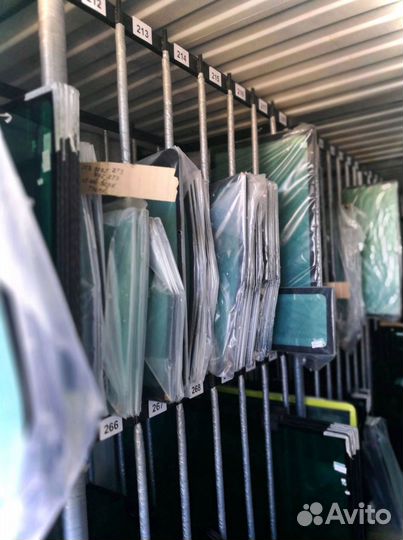 Стекло кабины New Holland T8.350