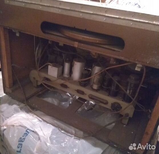 Сетевая ламповая радиола 