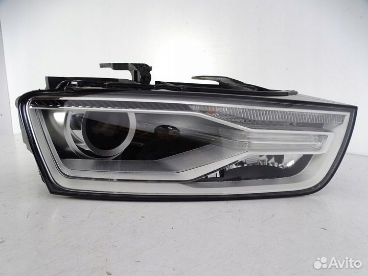 Фара правая Audi Q3 2012-2018 8U0941006C