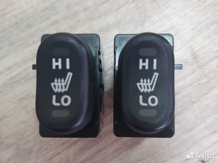 Кнопка обогрева сидений Mitsubishi colt z3