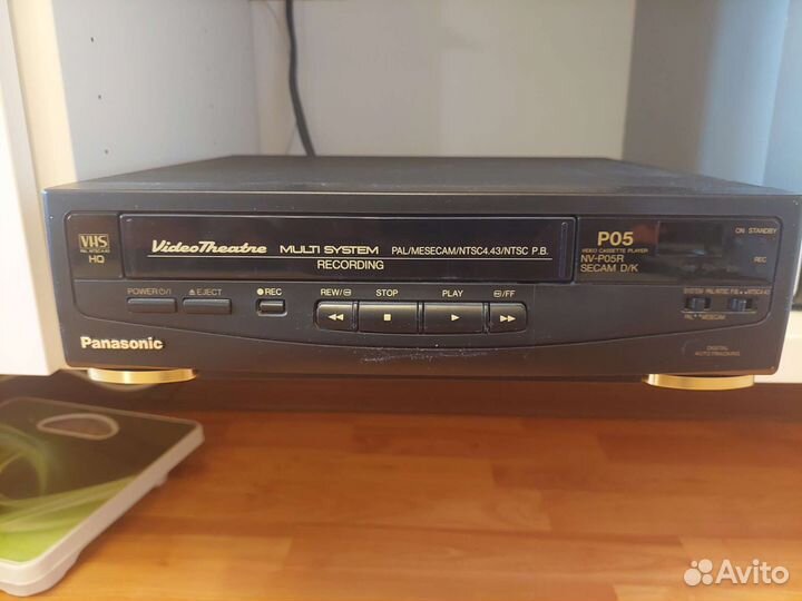 Видеоплеер кассетный, практически новый