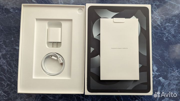 Планшет Apple iPad Air (5th Gen) Wi-Fi 64