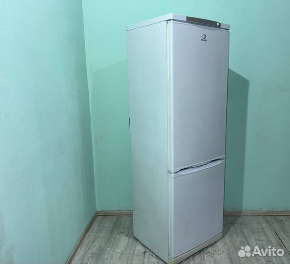 Холодильник Indesit by