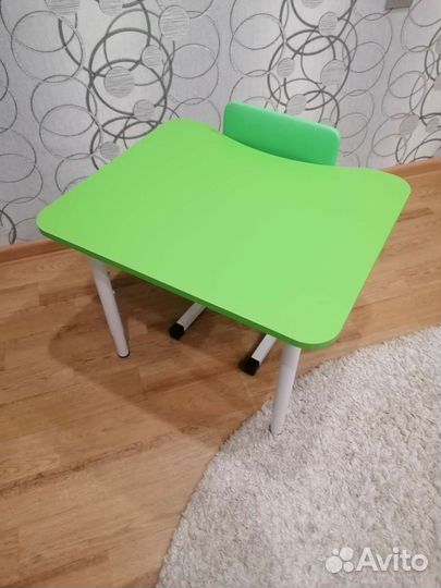 Детский стол и стул