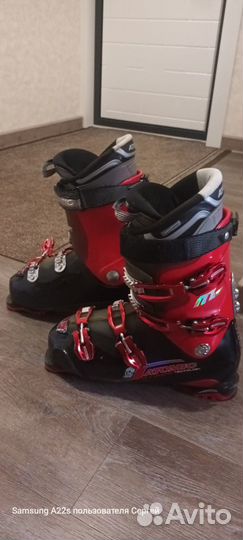 Горные лыжи и ботинки Atomic