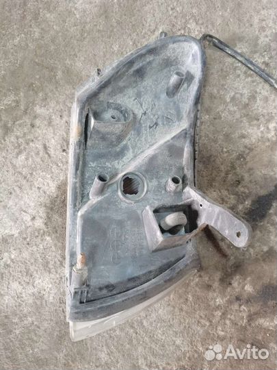 Поворотник Toyota corolla 100 левый