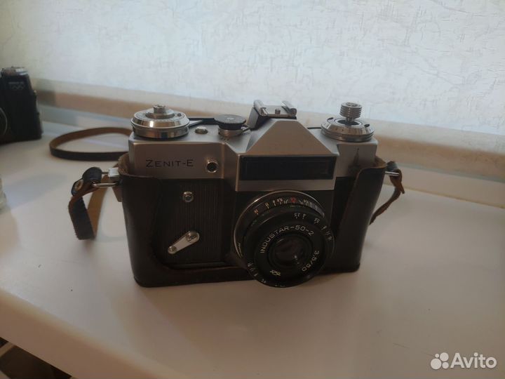 Коллекция плёночных фотоаппаратов Zenit (СССР)