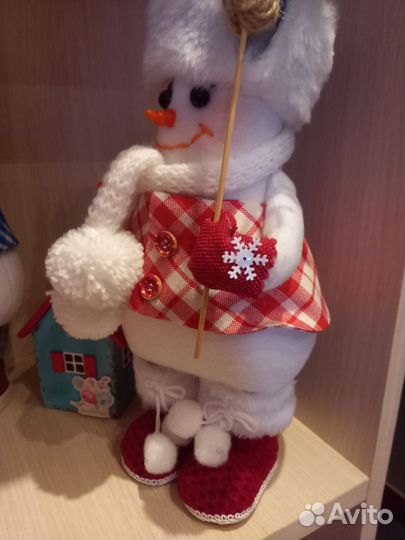 Снеговик в шапке ушанке