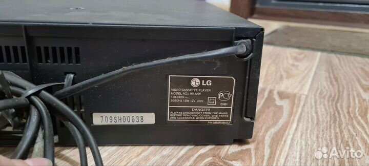 Видеомагнитофон LG